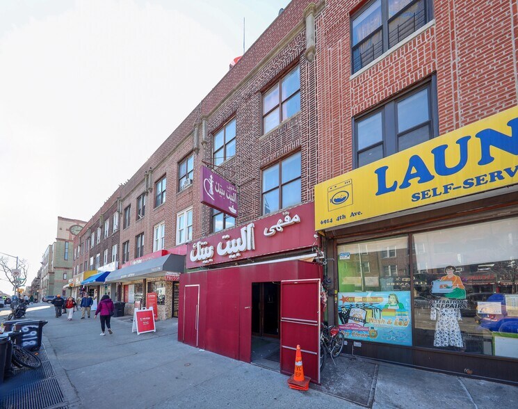6916 4th Ave, Brooklyn, NY à vendre - Photo du bâtiment - Image 3 de 9