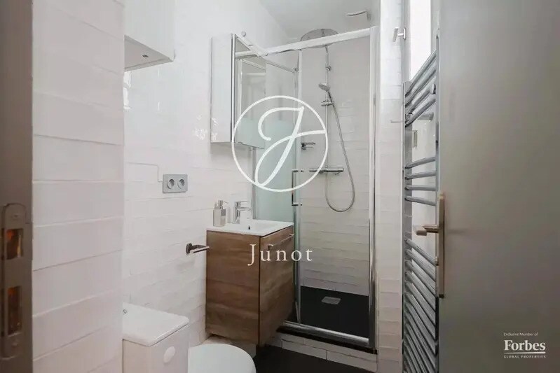Immeuble residentiel dans Paris à vendre - Photo du bâtiment - Image 3 de 7