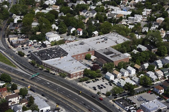 630 Central Park Ave, Yonkers, NY à vendre Photo du bâtiment- Image 1 de 7