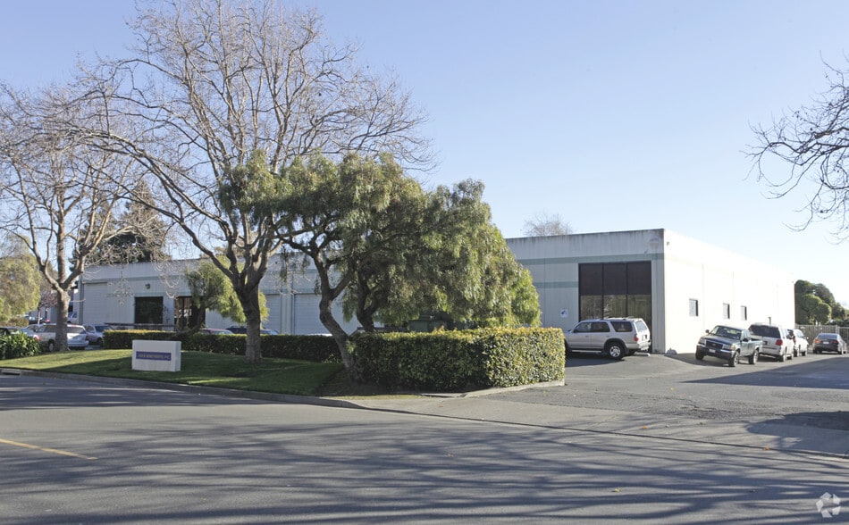 3130-3138 Diablo Ave, Hayward, CA for lease - Primary Photo - Image 1 of 3