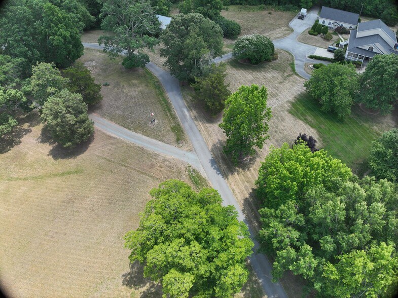 155 Wolfetrail Rd, Greensboro, NC à vendre - Communauté Matterport - Image 2 de 16