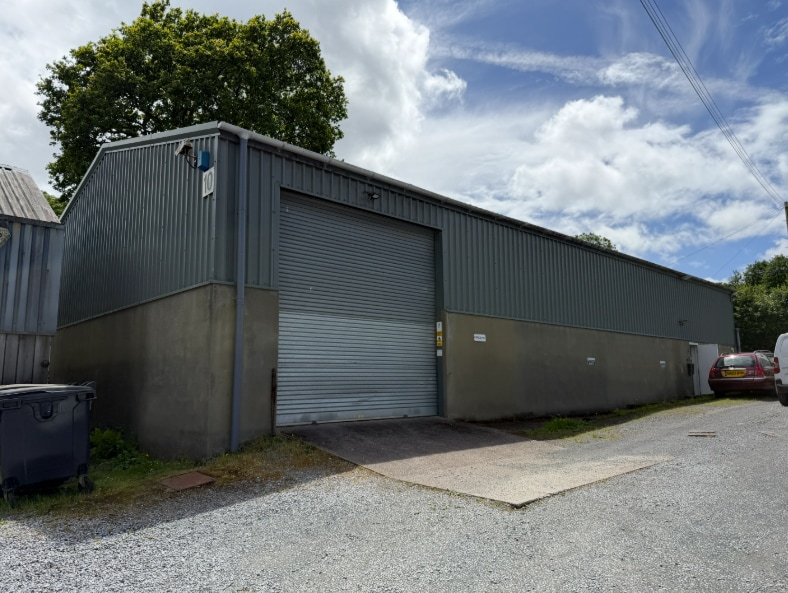 Village Rd, Christow for lease Primary Photo- Image 1 of 2