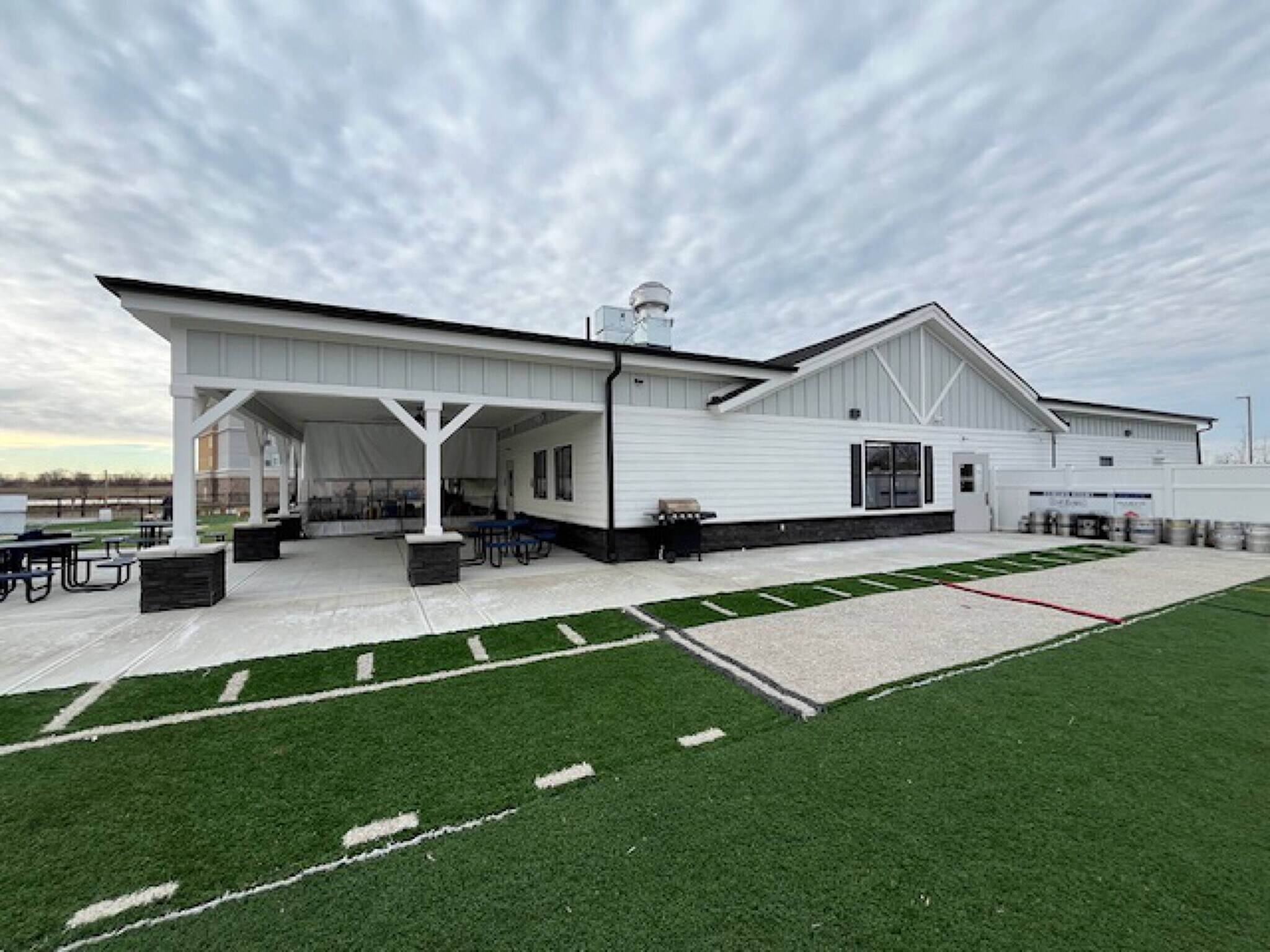 18595 Carousel Ln, Westfield, IN for lease Primary Photo- Image 1 of 7