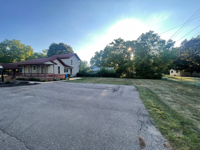 620 W Commerce Rd, Commerce Township, MI for sale - Building Photo - Image 3 of 18