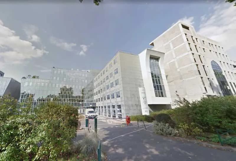Flex in Nanterre for lease Building Photo- Image 1 of 6