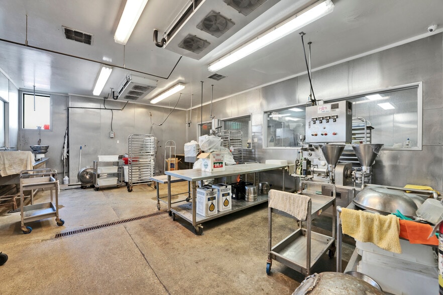 10026 Giovane St, El Monte, CA for sale - Building Photo - Image 3 of 7