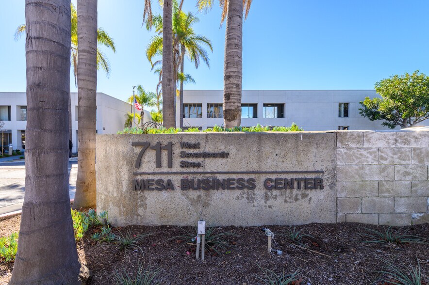 711 W 17th St, Costa Mesa, CA à louer - Photo du bâtiment - Image 3 de 17