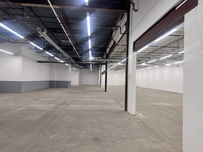 600 South St W, Raynham, MA for lease - Building Photo - Image 3 of 6
