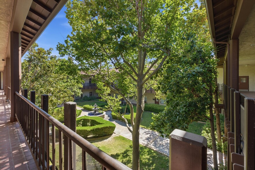 44725 10th St W, Lancaster, CA à vendre - Photo du bâtiment - Image 3 de 69