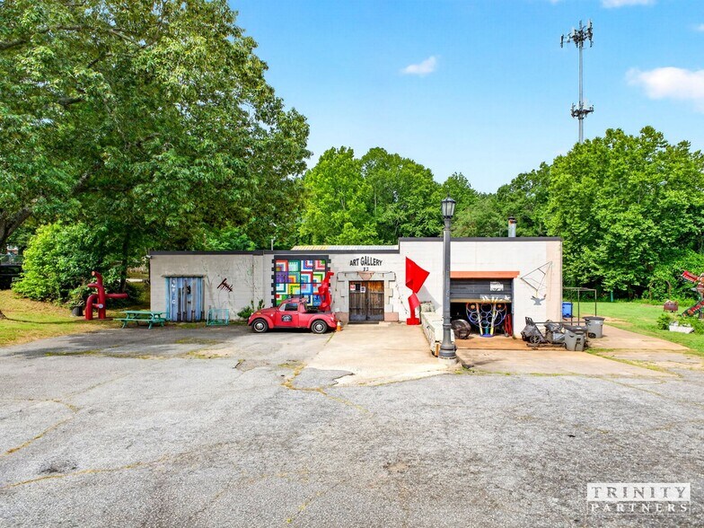 12 Andrews St, Greenville, SC à vendre - Photo du bâtiment - Image 1 de 11