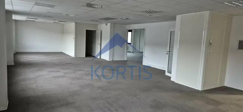 6 Rue De Bretagne, Saint-Quentin-Fallavier for lease - Interior Photo - Image 2 of 6
