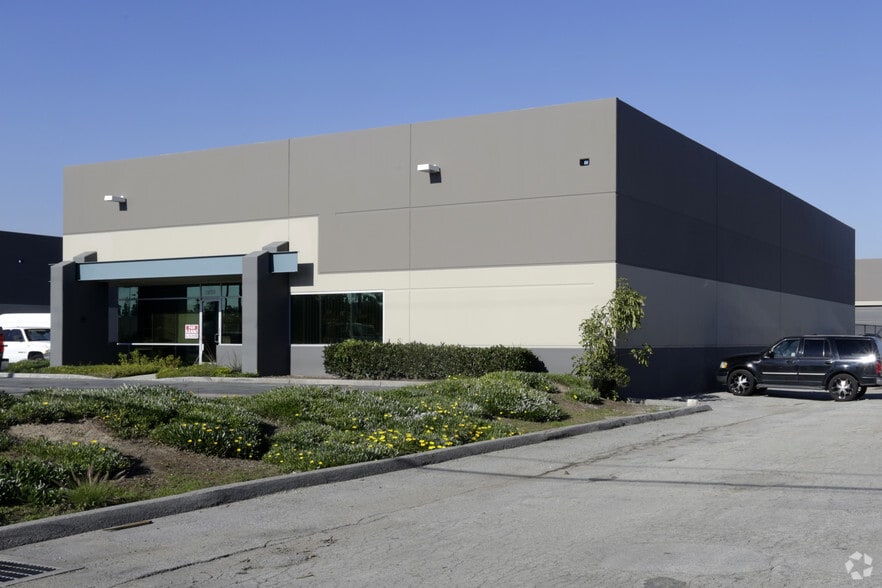13009 Los Nietos Rd, Santa Fe Springs, CA for lease - Building Photo - Image 3 of 3
