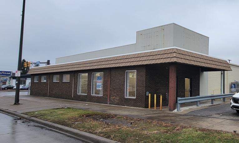 11705 Bellaire Rd, Cleveland, OH for lease - Building Photo - Image 1 of 2