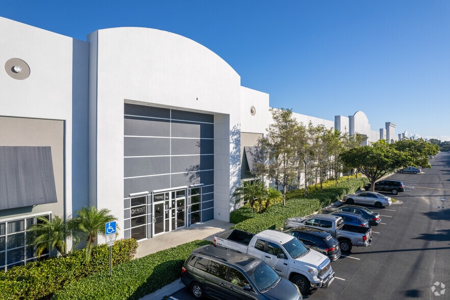 730 S Powerline Rd, Deerfield Beach, FL for lease - Building Photo - Image 2 of 12
