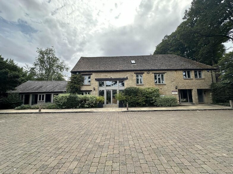 Oxford Rd, Chipping Norton à louer - Photo du bâtiment - Image 2 de 8