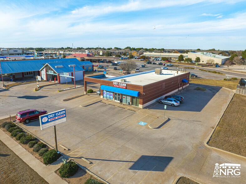 4218 W Wadley Ave, Midland, TX à vendre - Photo du bâtiment - Image 2 de 10