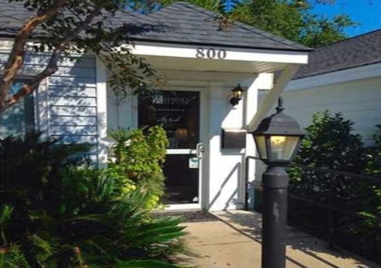 800 Johnnie Dodds Blvd, Mount Pleasant, SC for lease Primary Photo- Image 1 of 13