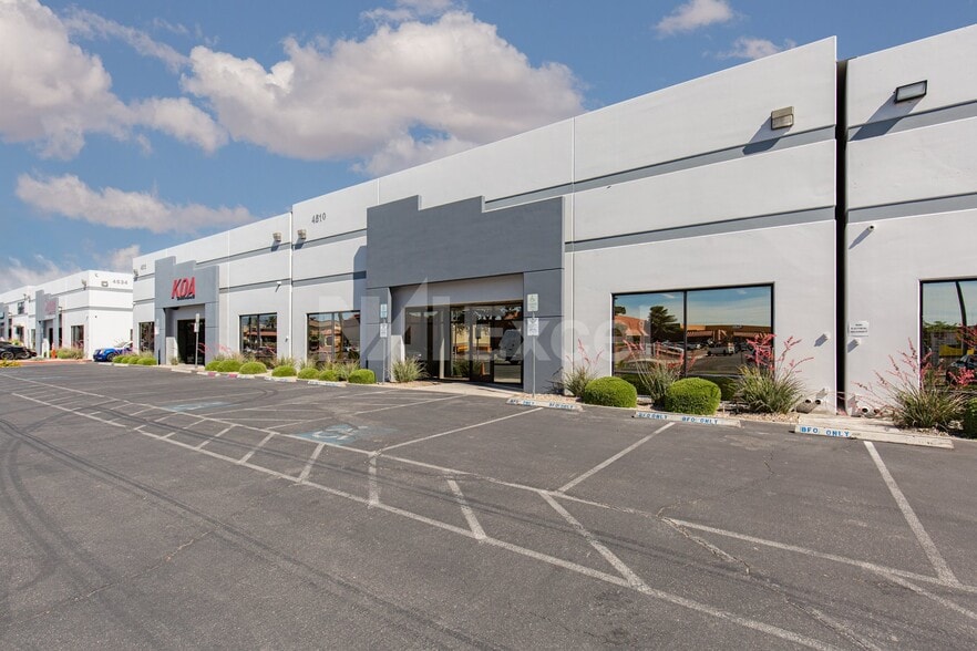 4510 W Hacienda Ave, Las Vegas, NV à louer - Photo du bâtiment - Image 2 de 5