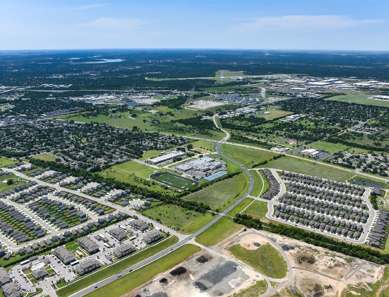 1701 Northeast Inner Loop, Georgetown, TX for sale - Building Photo - Image 2 of 3