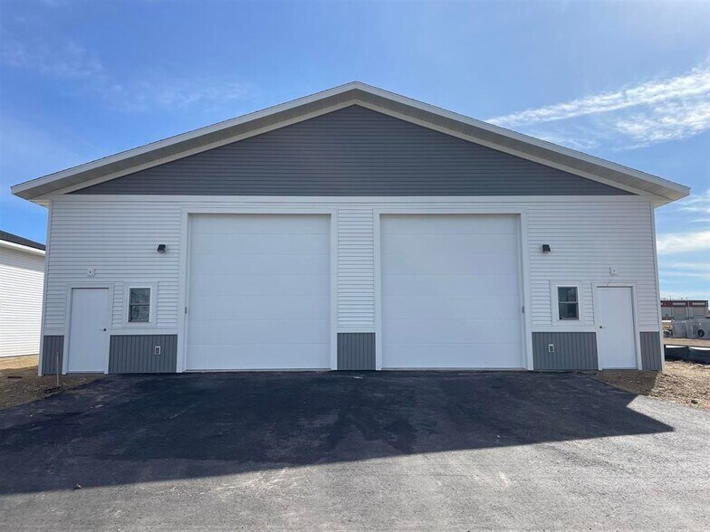 407 Wengel dr, Reedsburg, WI à vendre - Photo du bâtiment - Image 1 de 1