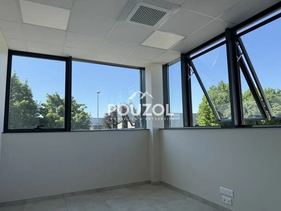 Bureau dans Clermont-Ferrand à louer Photo intérieure- Image 1 de 10