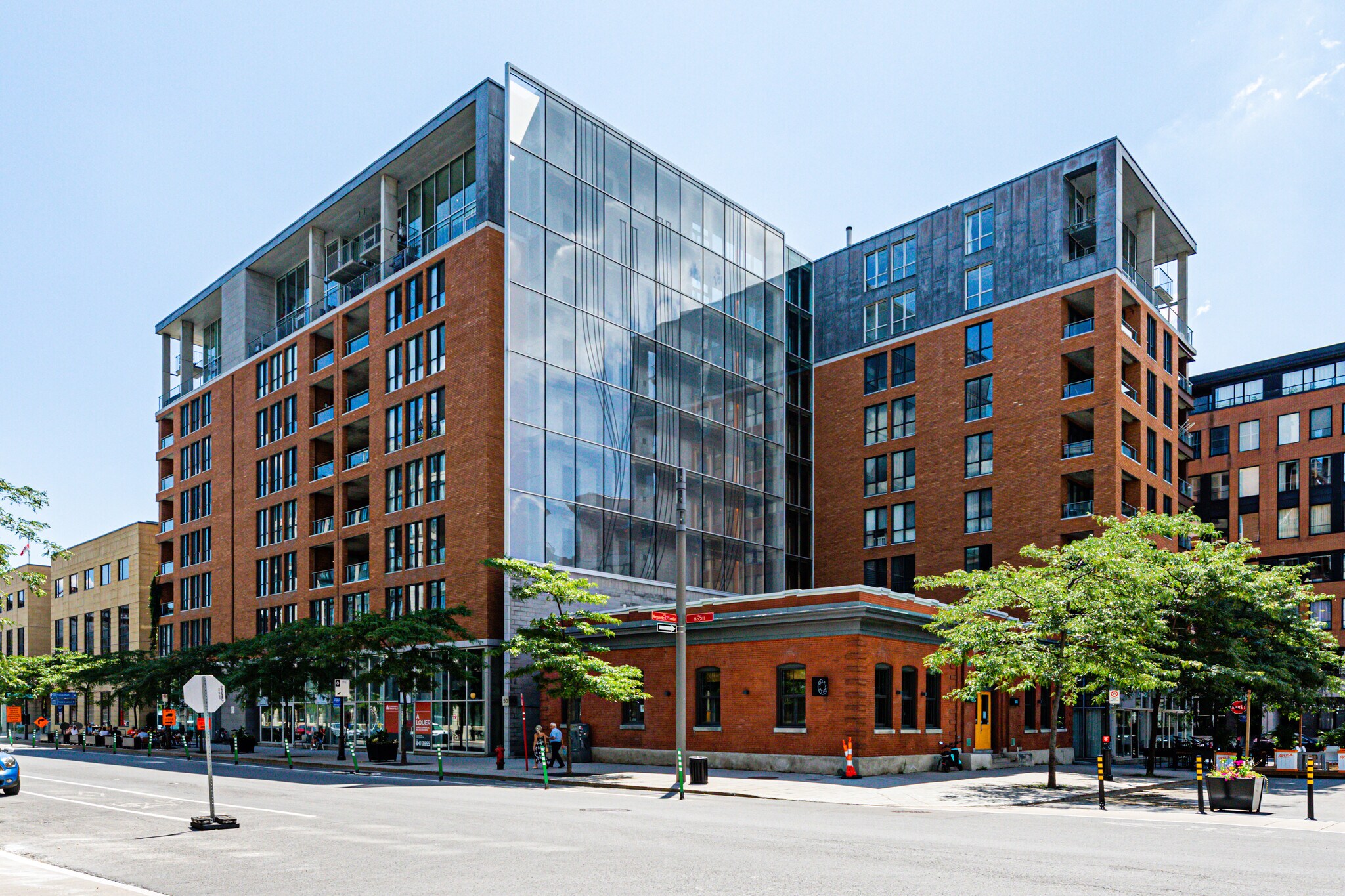 32-50 Rue McGill, Montréal, QC for sale Primary Photo- Image 1 of 1