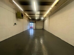6 Empress Ct, Greenock for lease Interior Photo- Image 2 of 2