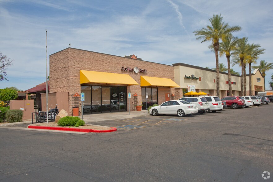 1515-1555 N Gilbert Rd, Gilbert, AZ for lease - Primary Photo - Image 2 of 2