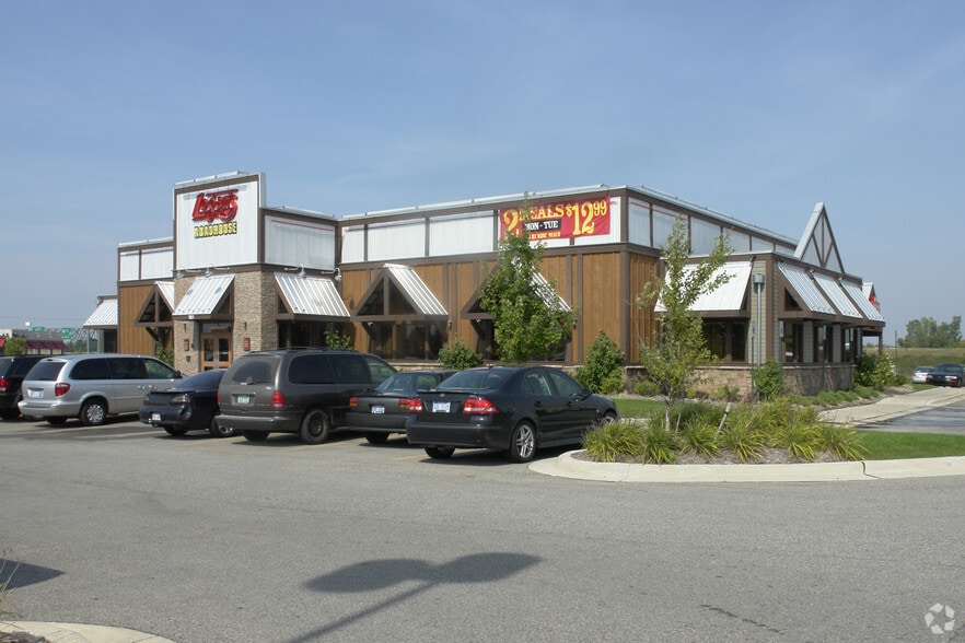 1825-1925 MarketPlace Dr SE, Caledonia, MI for lease - Building Photo - Image 2 of 14