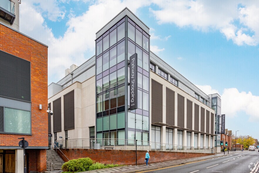 Parkway, Newbury for lease - Building Photo - Image 2 of 6