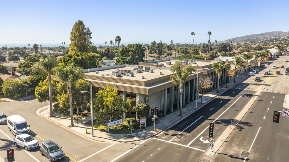 2580-2590 E Main St, Ventura, CA à louer - Photo du bâtiment - Image 3 de 7