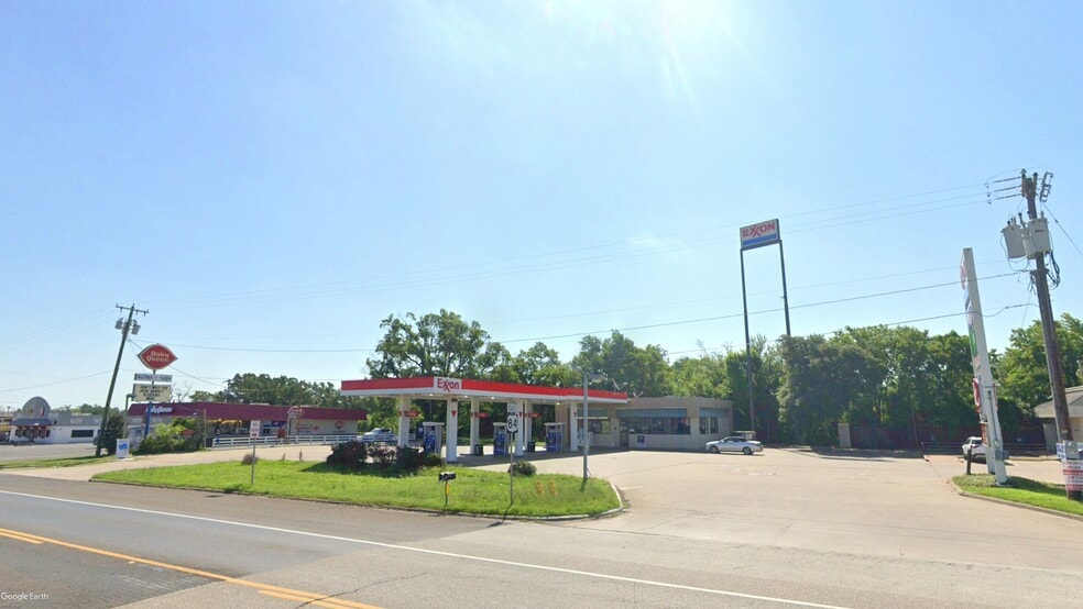2 GAS STATIONS FOR SALE portefeuille de 2 propriétés à vendre sur LoopNet.ca - Photo du bâtiment - Image 3 de 4