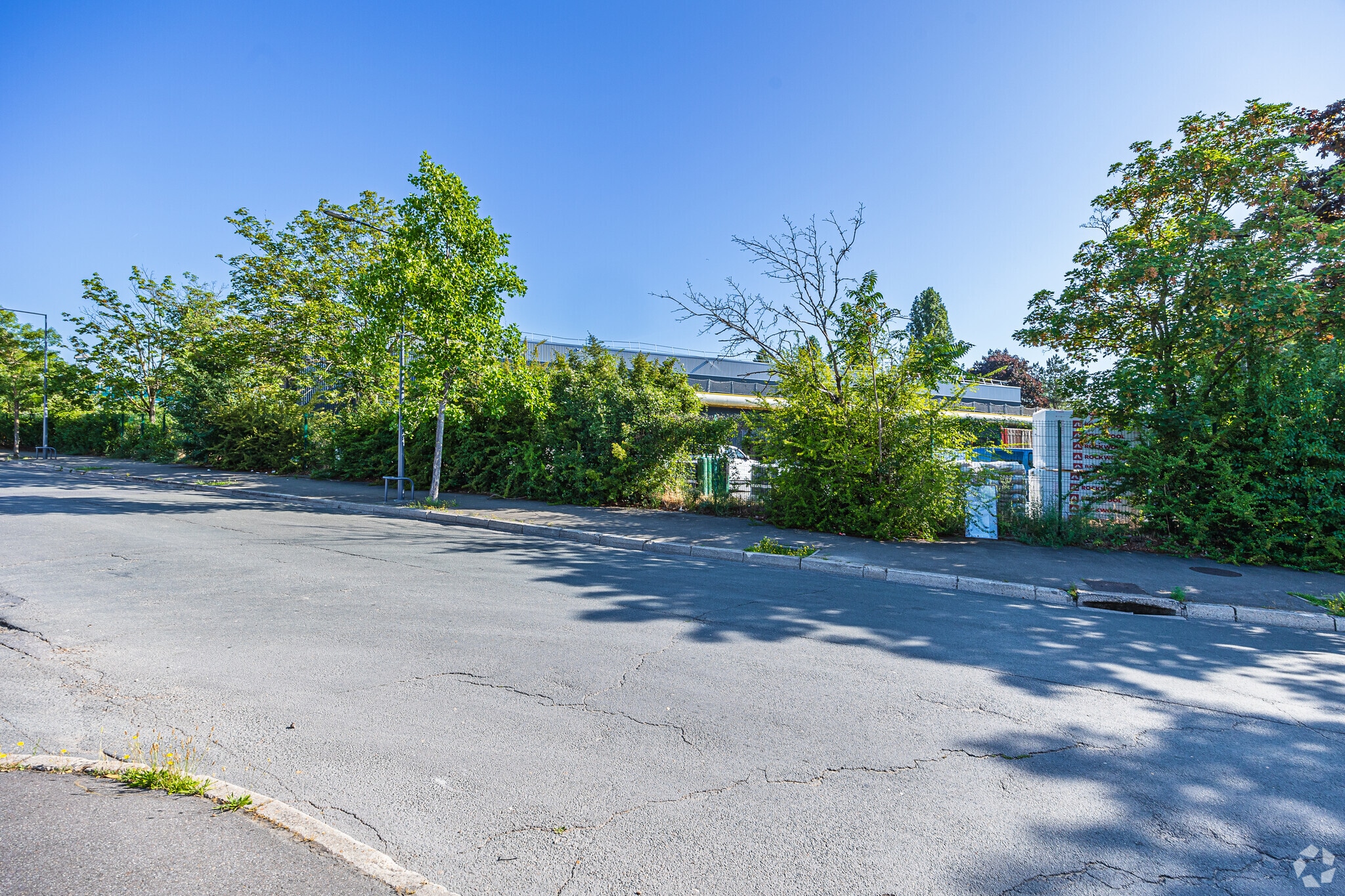 34 Avenue Du 8 Mai 1945, Villeneuve-la-Garenne for lease Primary Photo- Image 1 of 4