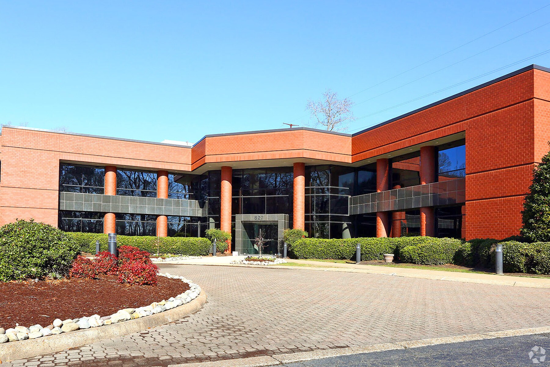 827 Diligence Dr, Newport News, VA à louer Photo du bâtiment- Image 1 de 5