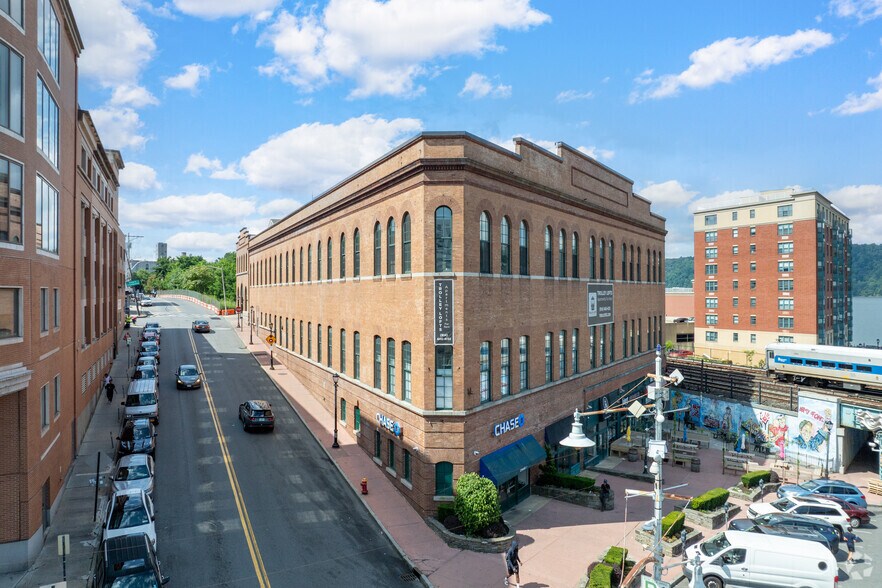 92 Main St, Yonkers, NY à louer - Photo du bâtiment - Image 2 de 33