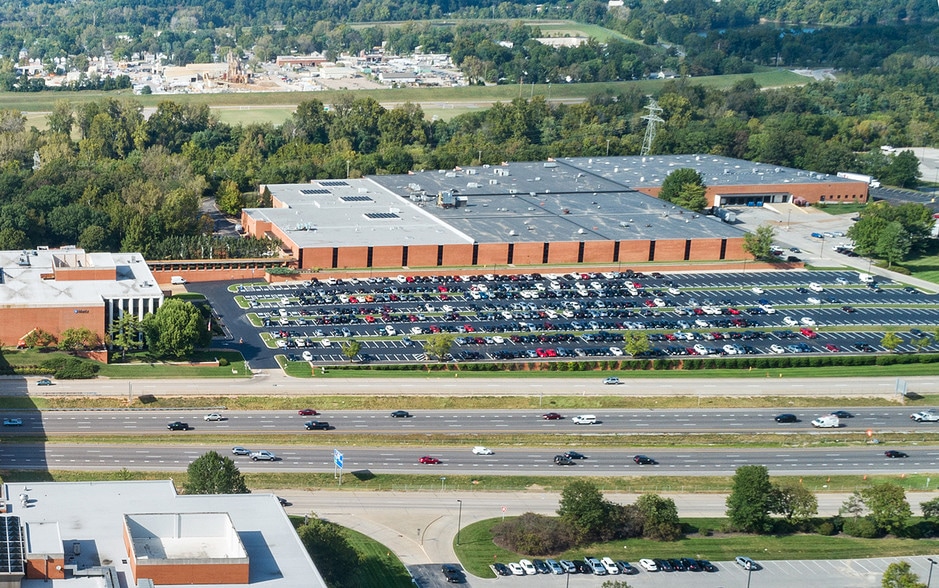 1303-1315 N Highway Dr, Fenton, MO for lease - Building Photo - Image 1 of 9