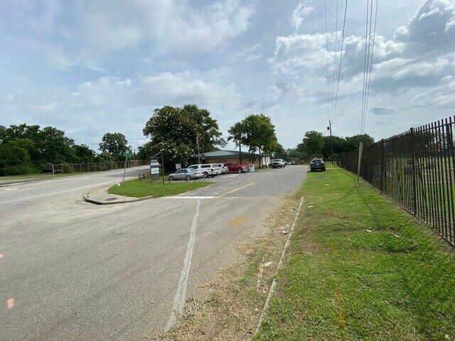 2728 Spruill Ave, North Charleston, SC à vendre - Photo du bâtiment - Image 2 de 12