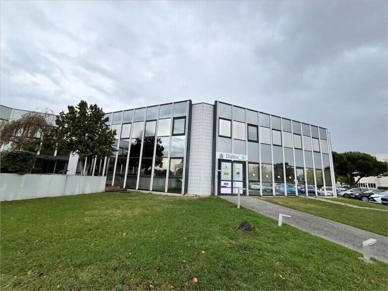 14 Rue Michel Labrousse, Toulouse à louer - Photo du bâtiment - Image 3 de 22