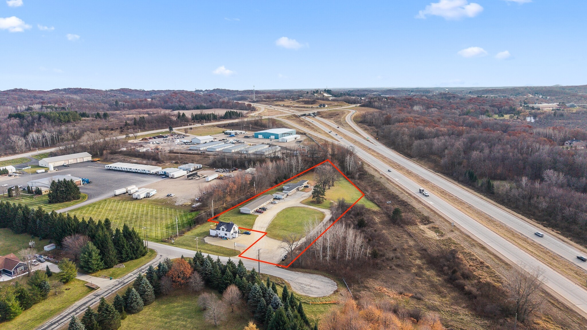 4991 Arthur Rd, Slinger, WI for sale Primary Photo- Image 1 of 48