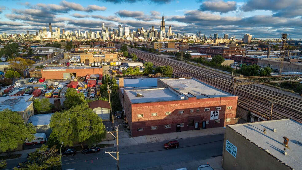 401 N Leavitt St, Chicago, IL à vendre - Photo du bâtiment - Image 3 de 11