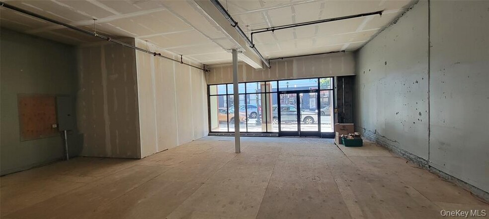 337 Main St, Poughkeepsie, NY à louer - Photo du bâtiment - Image 3 de 15
