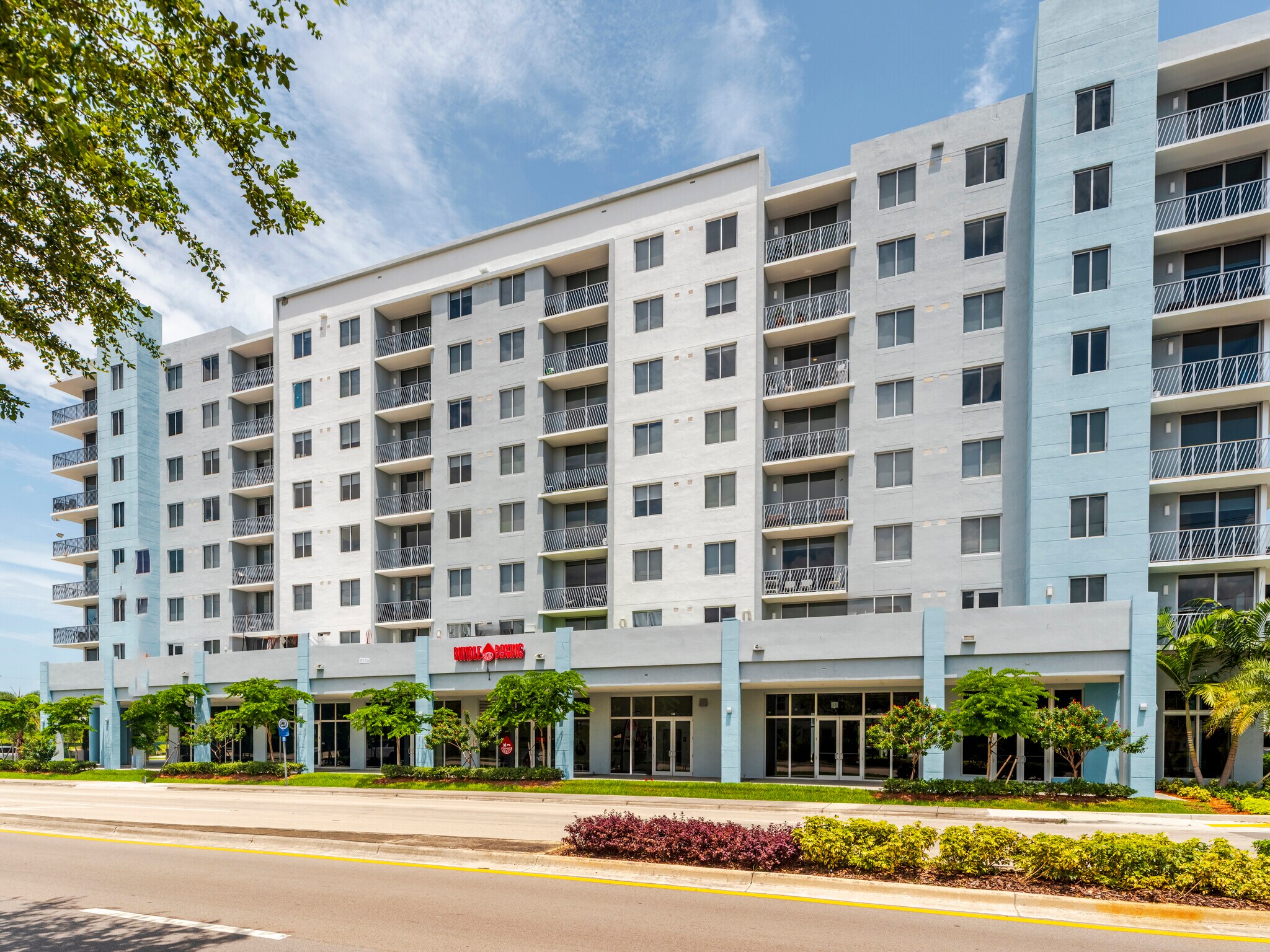 8175 NW 107th Ave, Doral, FL à louer Photo principale- Image 1 de 7