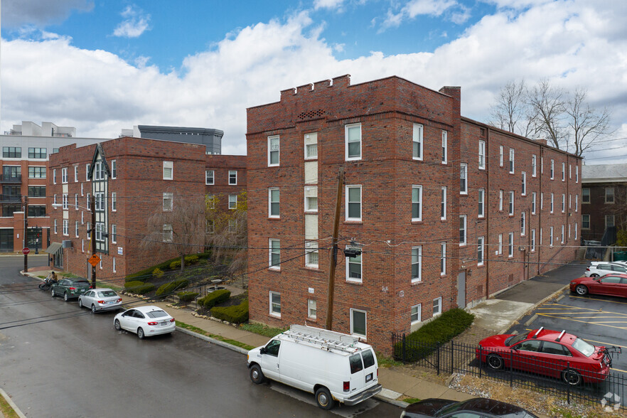 2540-2550 Woodburn Ave, Cincinnati, OH à vendre - Photo principale - Image 1 de 1