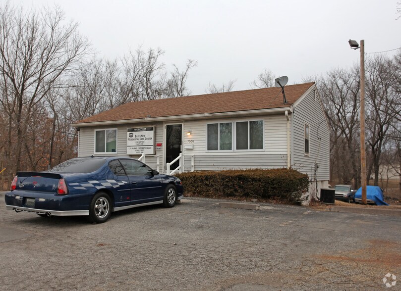 7000 E 107th St, Kansas City, MO à vendre - Photo du bâtiment - Image 2 de 2