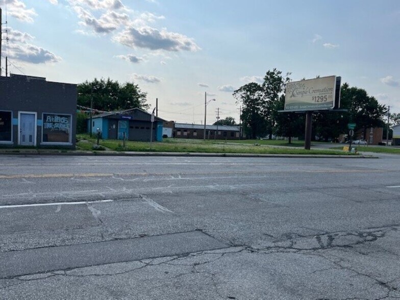 110 N 1st Ave, Evansville, IN à vendre - Photo du bâtiment - Image 1 de 2