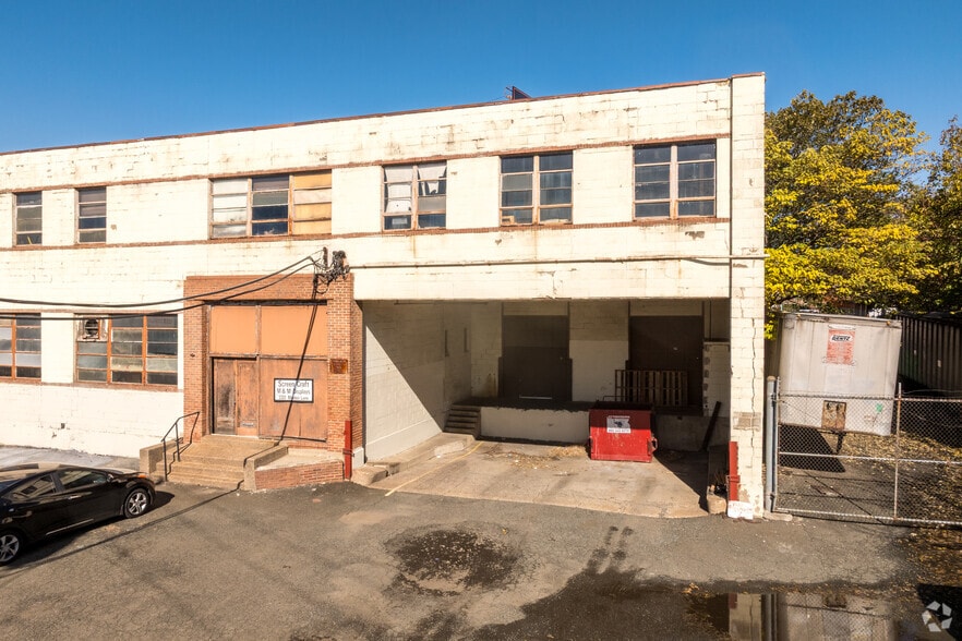 3301 Maiden Ln, Philadelphia, PA à vendre - Photo du bâtiment - Image 3 de 4