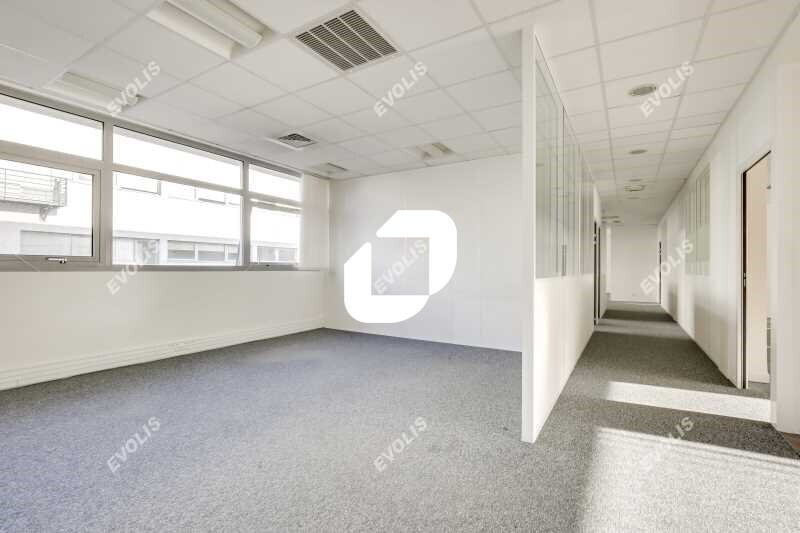 Bureau dans Saint-Denis à louer - Photo du bâtiment - Image 2 de 14