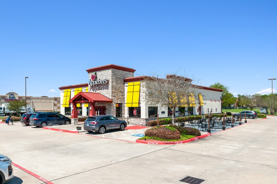 5075 Fairmont Pky, Pasadena, TX for sale - Building Photo - Image 3 of 4