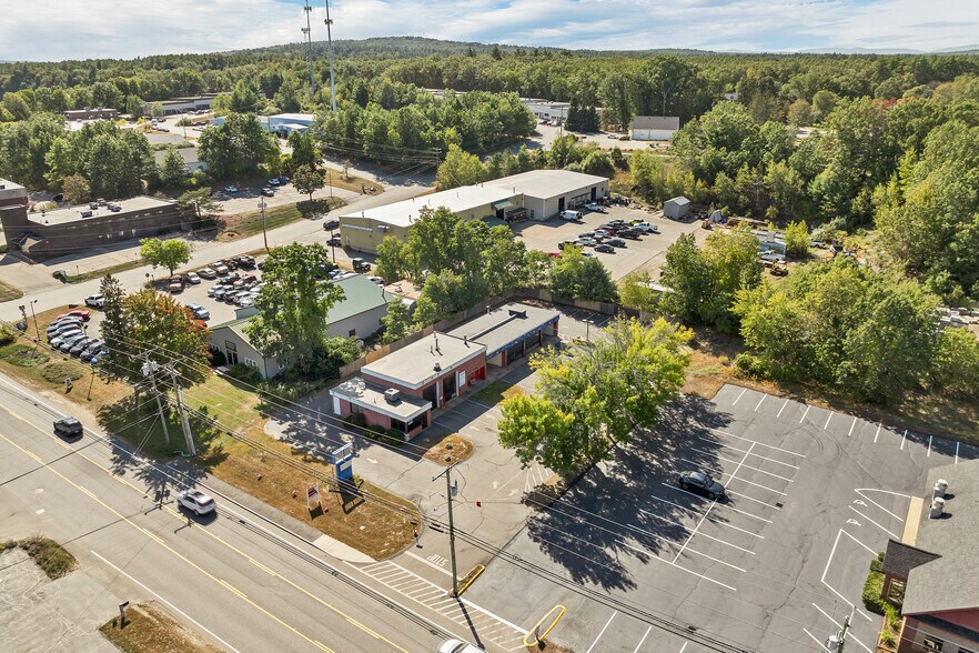 386 Daniel Webster Hwy, Merrimack, NH à louer - Photo du bâtiment - Image 2 de 28