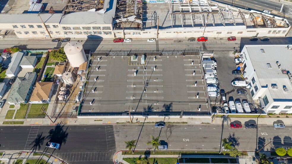 4441 E 52nd St, Vernon, CA à vendre - Photo du bâtiment - Image 2 de 3